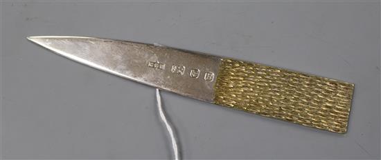 A modern parcel silver gilt paperknife by George Grant McDonald, London, 1976, 2 oz.